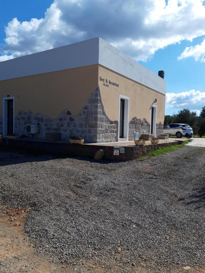 B&B Gli Ulivi SantʼAnna Arresi Εξωτερικό φωτογραφία