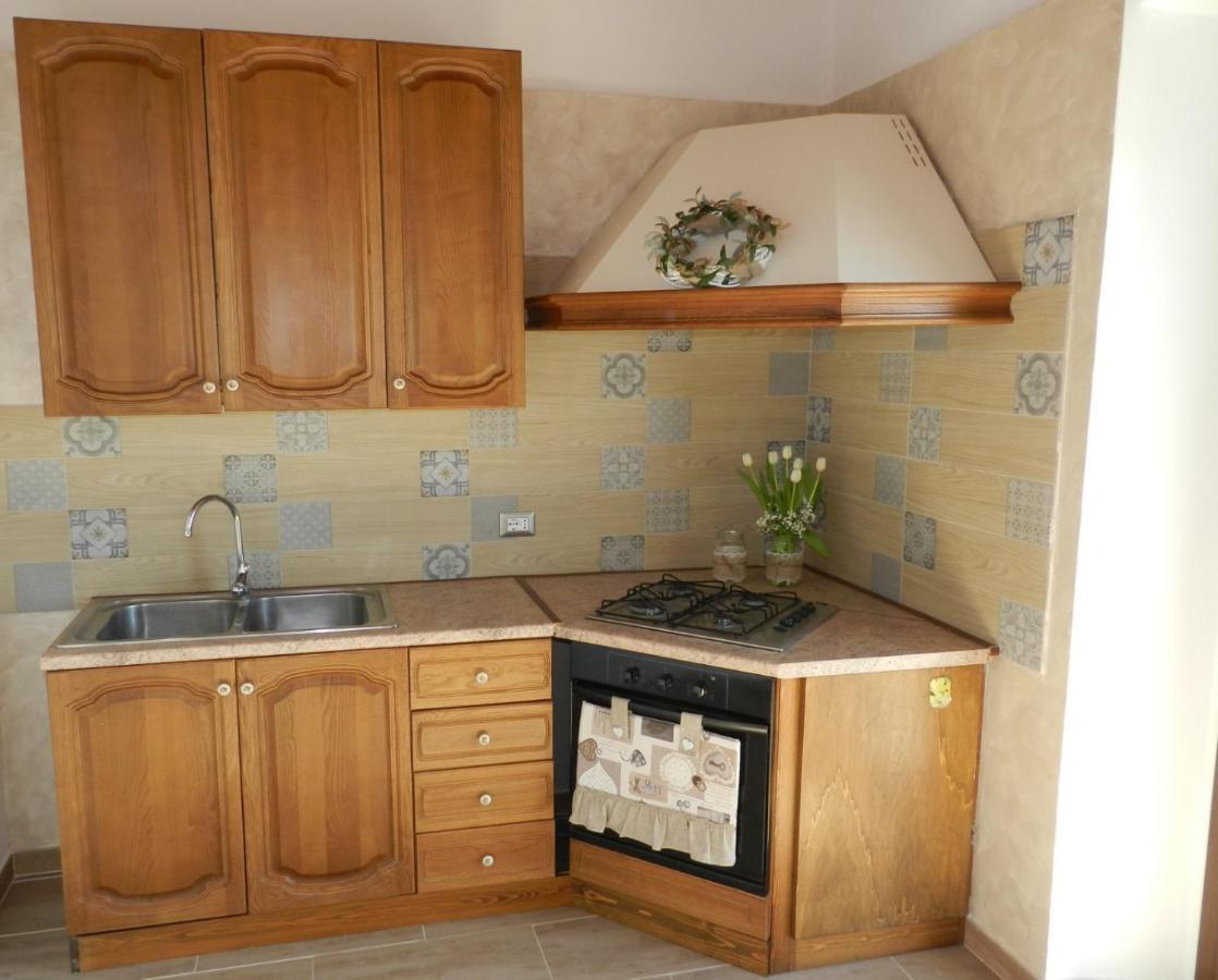 B&B Gli Ulivi SantʼAnna Arresi Εξωτερικό φωτογραφία