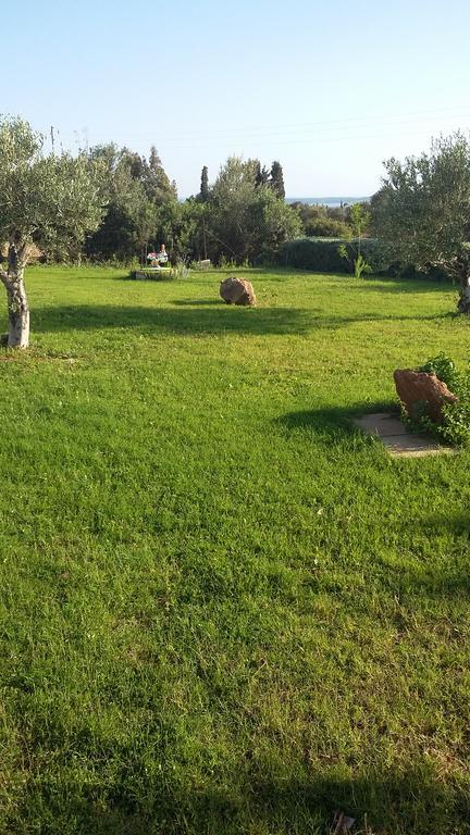 B&B Gli Ulivi SantʼAnna Arresi Εξωτερικό φωτογραφία