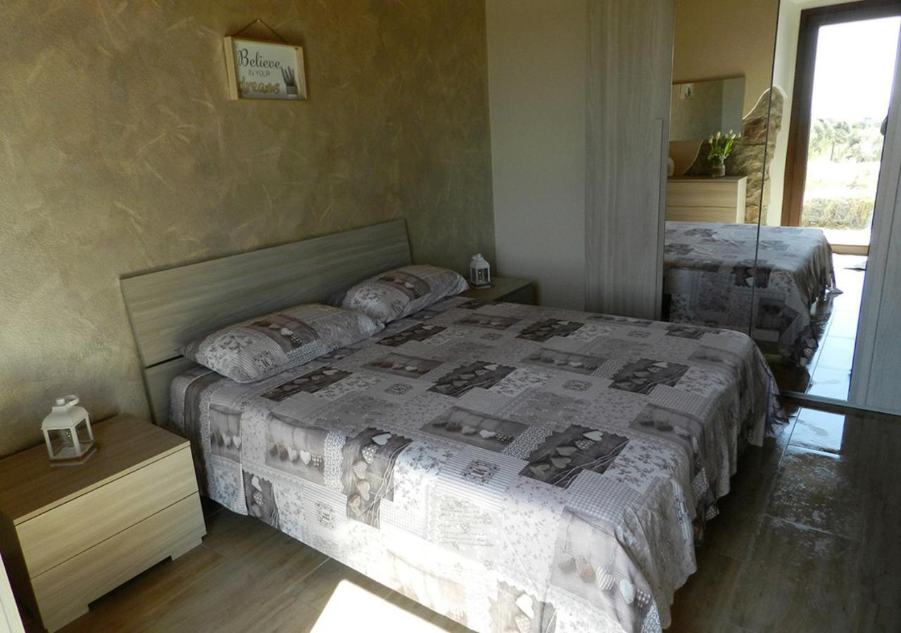 B&B Gli Ulivi SantʼAnna Arresi Εξωτερικό φωτογραφία